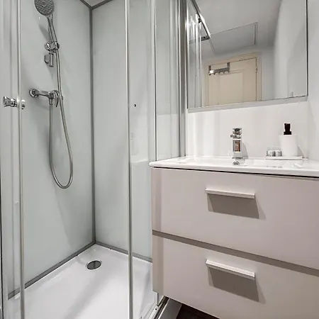 Centre Proche Tram & Port, Wifi Gratuit Apartament