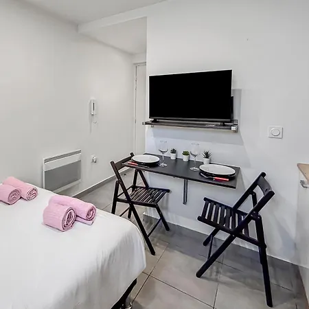 Centre Proche Tram & Port, Wifi Gratuit Apartament *